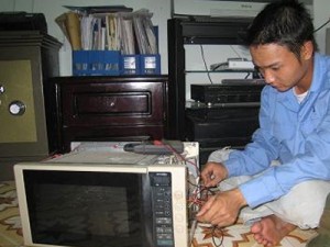 sua-chua-dien-nuoc-tai-hang-bot-0938777893